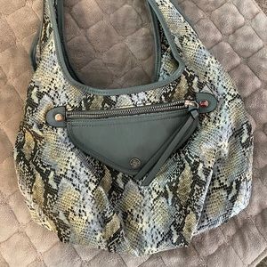 Women’s shoulder bag